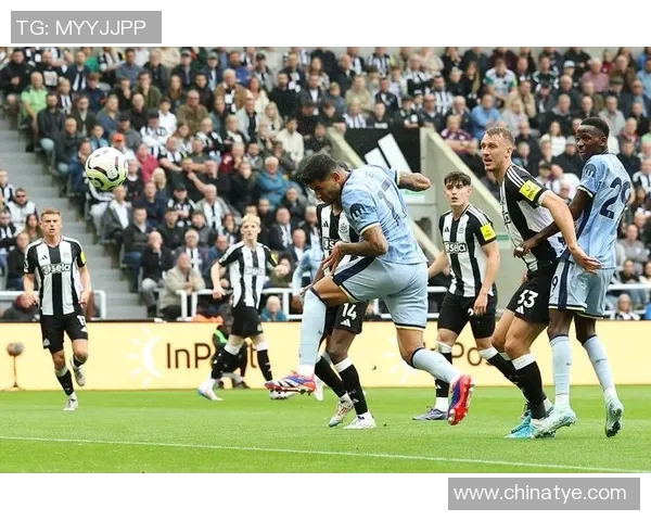 友谊赛马竞与热刺战平红牌争议引发全场热议